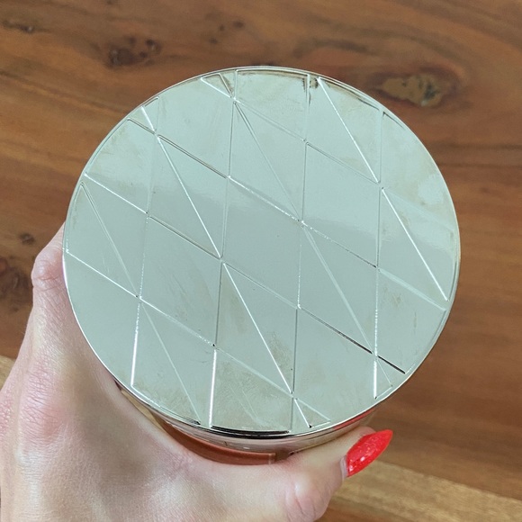 Bath & Body Works Champagne Toast scented candle cozy home vibe gold celebration - Picture 4 of 16